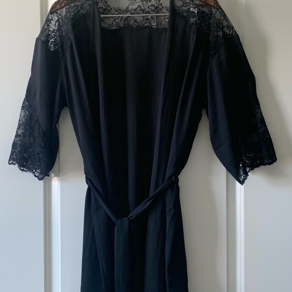 Black lace kimono - Picture 4 of 7